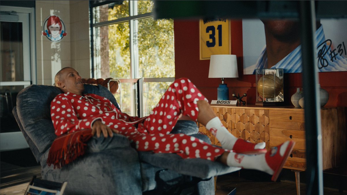 ReggieMillerTNT's tweet photo. Settling in for the next round of action to watch all my @Wendys commercials. I mean…the games. #ad https://t.co/lqaTaH8neS