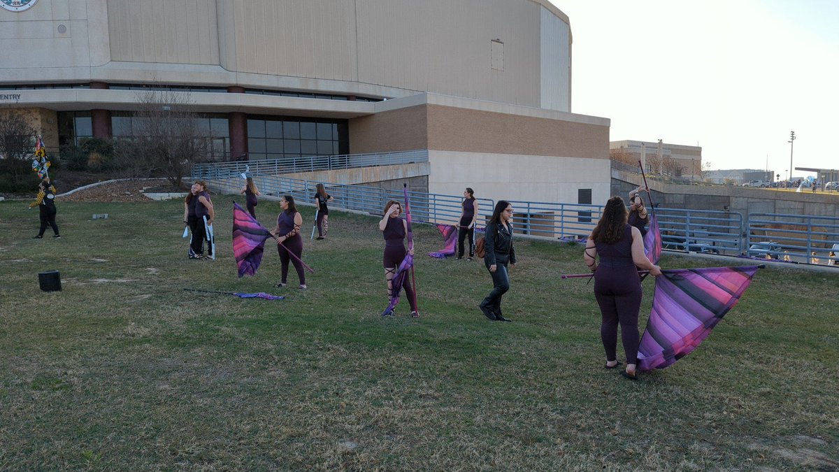 Clear Creek Guard warming up for their State Championship performance! @CreekWildcats @CCISD_VPA @ClearCreekISD