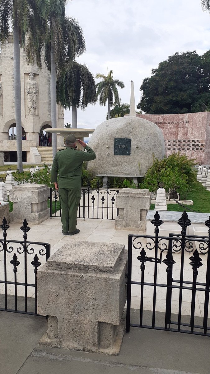 El Avileño tweet media