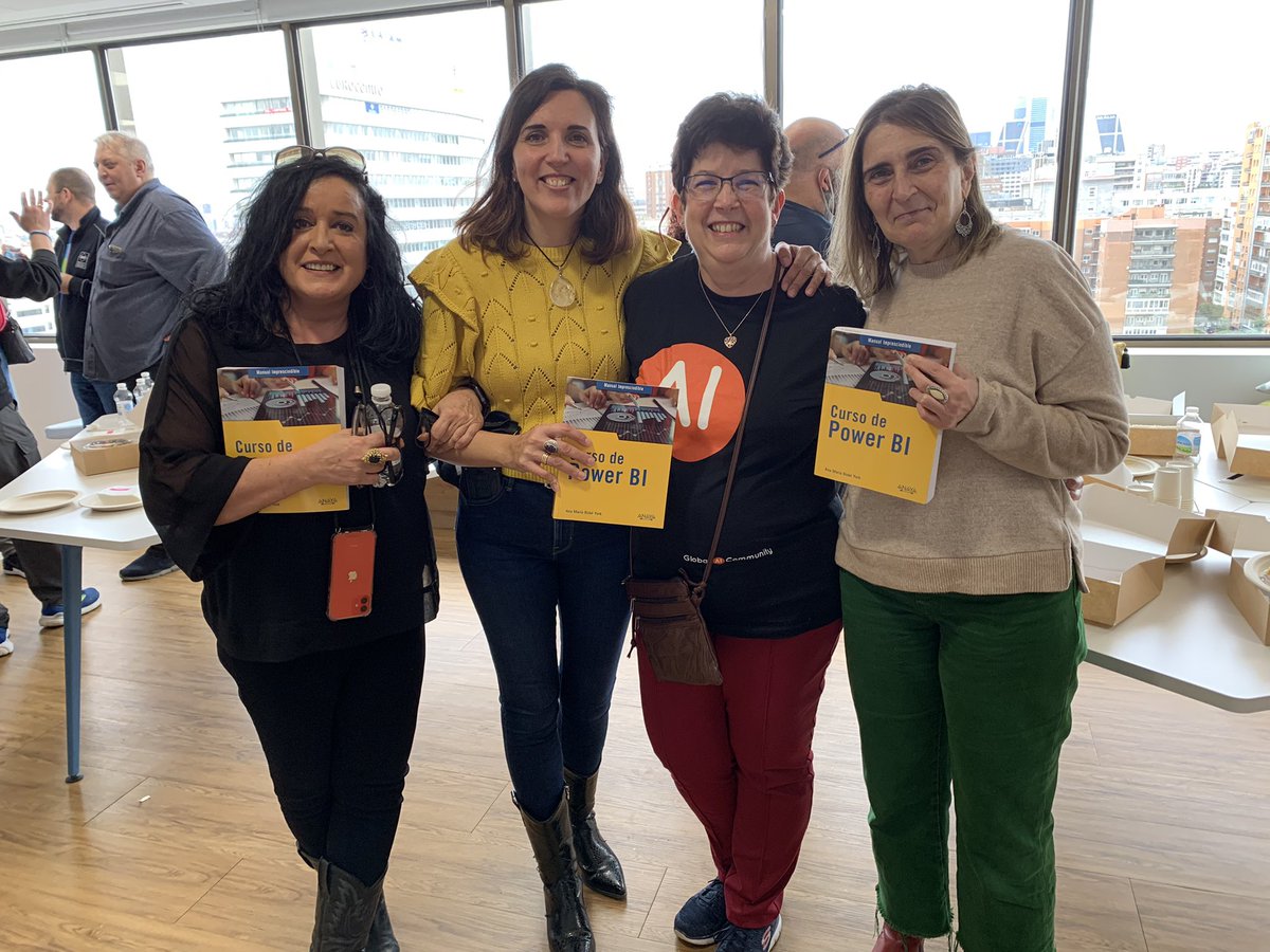 ambynet's tweet photo. En el descanso del @GaibSpain estuve firmando libros #CursoPowerBI @Anaya_Multimed @MSPowerBI @AnayaMultimedia iGracias chicas! 😀🤗 @mjvidal1967 @senipas @crisgherrero #SomosPower #WIT https://t.co/ULMvVytEBe