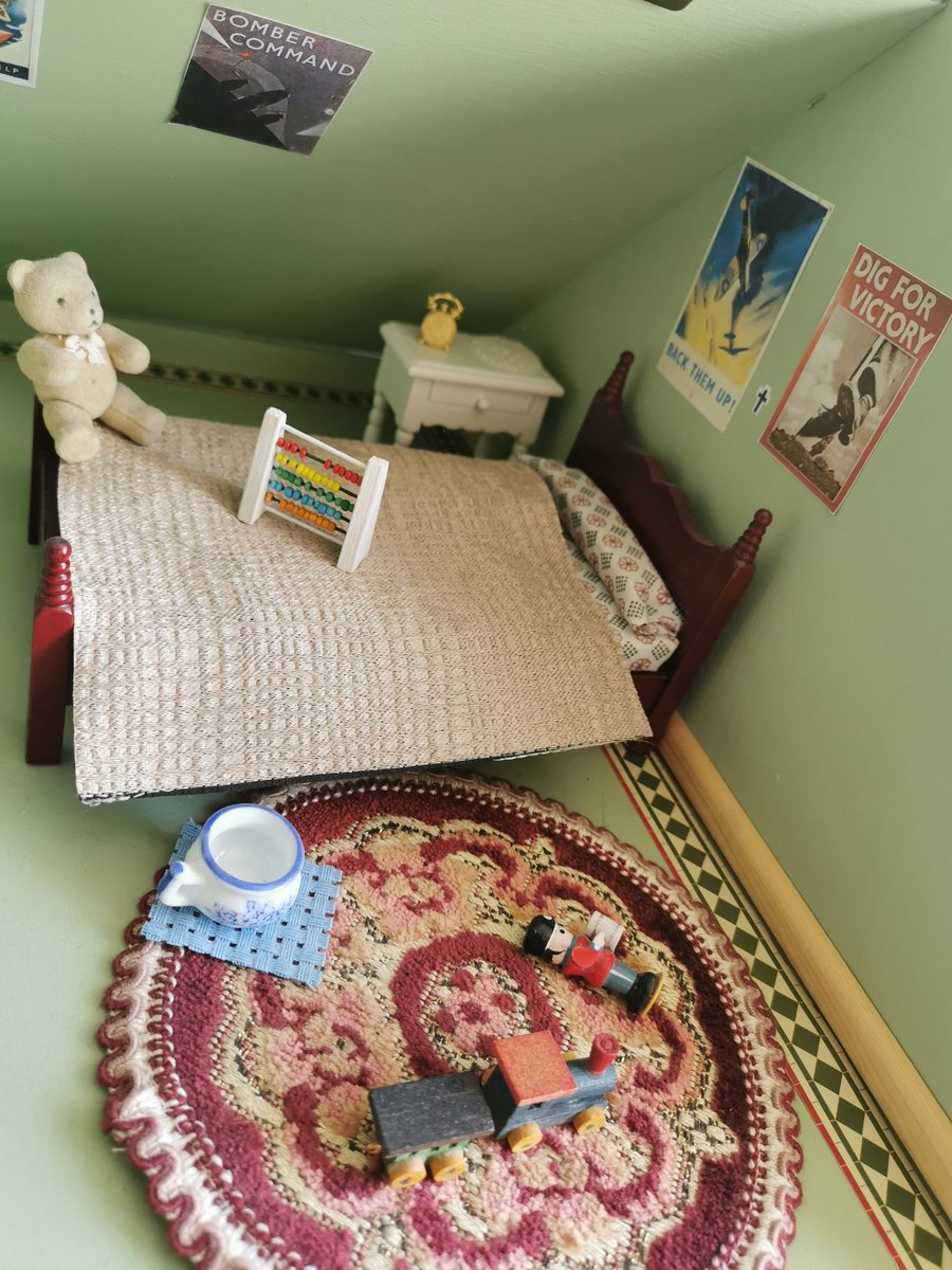 NickiMiniature's tweet photo. I'm falling in love with Meadowpip House all over again.... My wartime refuge for a city evacuee https://t.co/OFkvyWlKMt