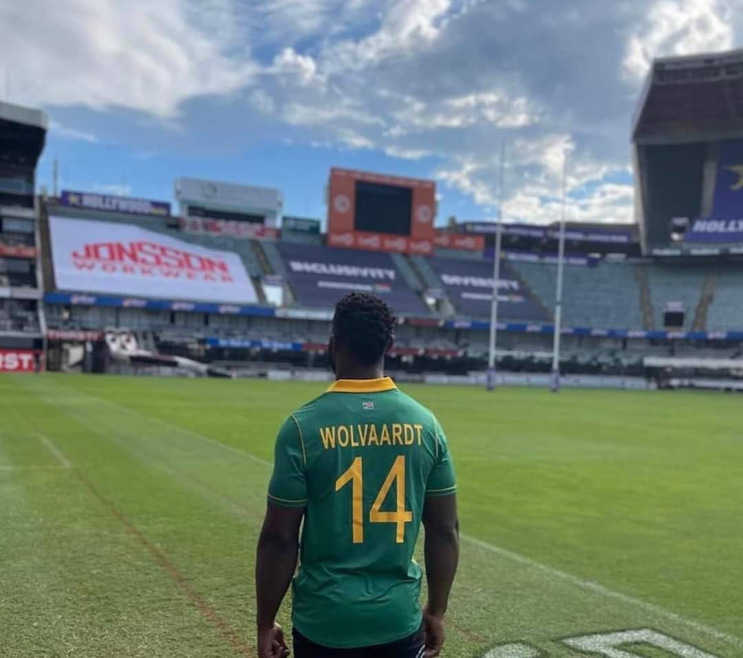 Clinton_DuPreez's tweet photo. What a great touch by such an inspiring leader, much respect @SiyaKolisi for showing support to @LauraWolvaardt and the @Momentum_za @OfficialCSA Proteas would be encouraging to see the country pull behind the Team. https://t.co/mrODsjb0ty