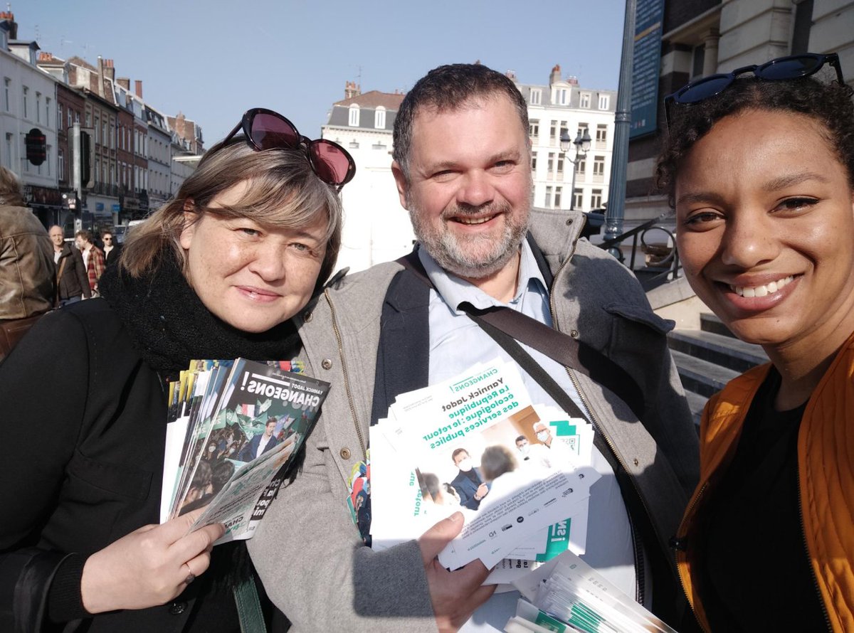 steph_bocquet's tweet photo. Après la diff pour @yjadot à #Sebasto, #Lille, retrouver les https://t.co/7s7MBPT04p @eelvNPdC pour notre #CPR!
🌻🌻🌻 https://t.co/FEaILd6LW4