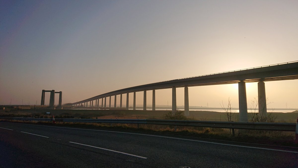 TheJRogers's tweet photo. No tithe barns in sight this week during a busy time on the day job. But did get to squeeze in a sunset behind these two last night. Sheppey was a fascinating place.
#BritainsGreatestBridges ๐ https://t.co/o5STApzKQe