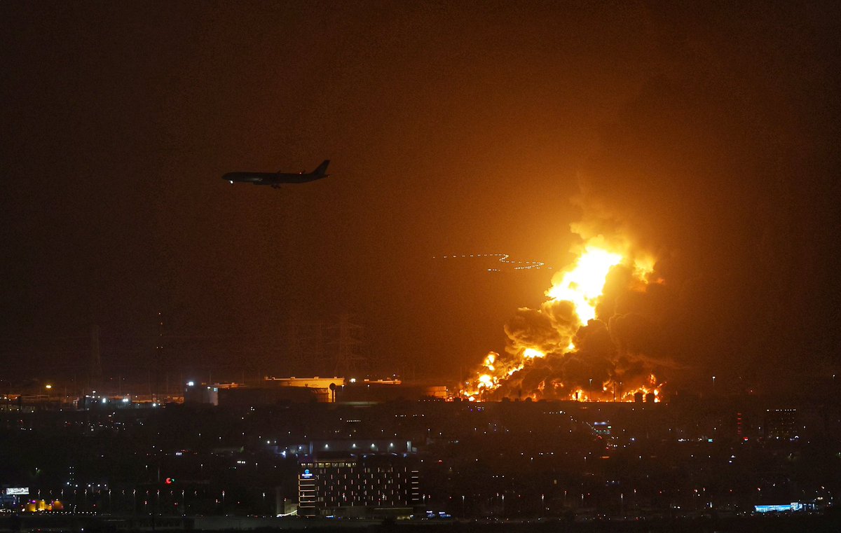 Strange views yesterday from Shangri La building in Jeddah.