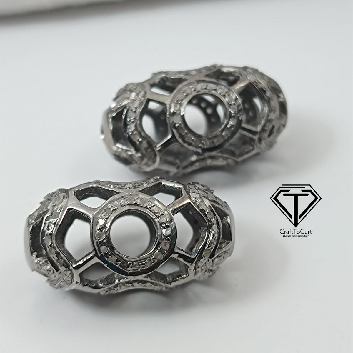 CraftToCart1's tweet photo. Pave Diamond Designer Oval Bead, Pave Diamond Beads, Pave Findings https://t.co/7EojDCVjCr #cube #silver #jewelryfinding #pavediamondpendant #diamondjewelry #sterlingsilver #handmadejewelry #pavediamondbeads #findingjewelry https://t.co/Ip5O6y8dp0