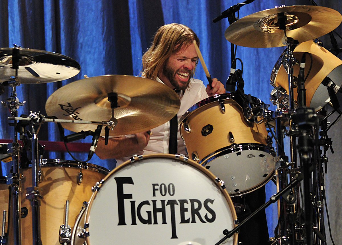 Falleció a los 50 años de edad en Bogotá (Colombia) el baterista de los #FooFighters #TaylorHawkins.

Aún no trascendieron detalles de su muerte. 
#QEPD #RIP
