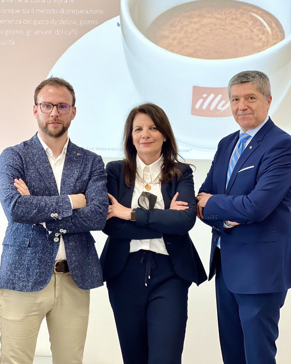 Ospiti d’eccellenza Moreno Faina, Direttore dell’Università del Caffè di <a href="/illycaffe/">illycaffè</a>, e il docente Stefano Giannini, hanno guidato gli studenti in un viaggio sensoriale alla scoperta dell’universo del #caffè.

<a href="/IUS_VE/">IUSVE - Istituto Universitario Salesiano Venezia</a> <a href="/PiaFavaretto/">Maria Pia Favaretto</a>