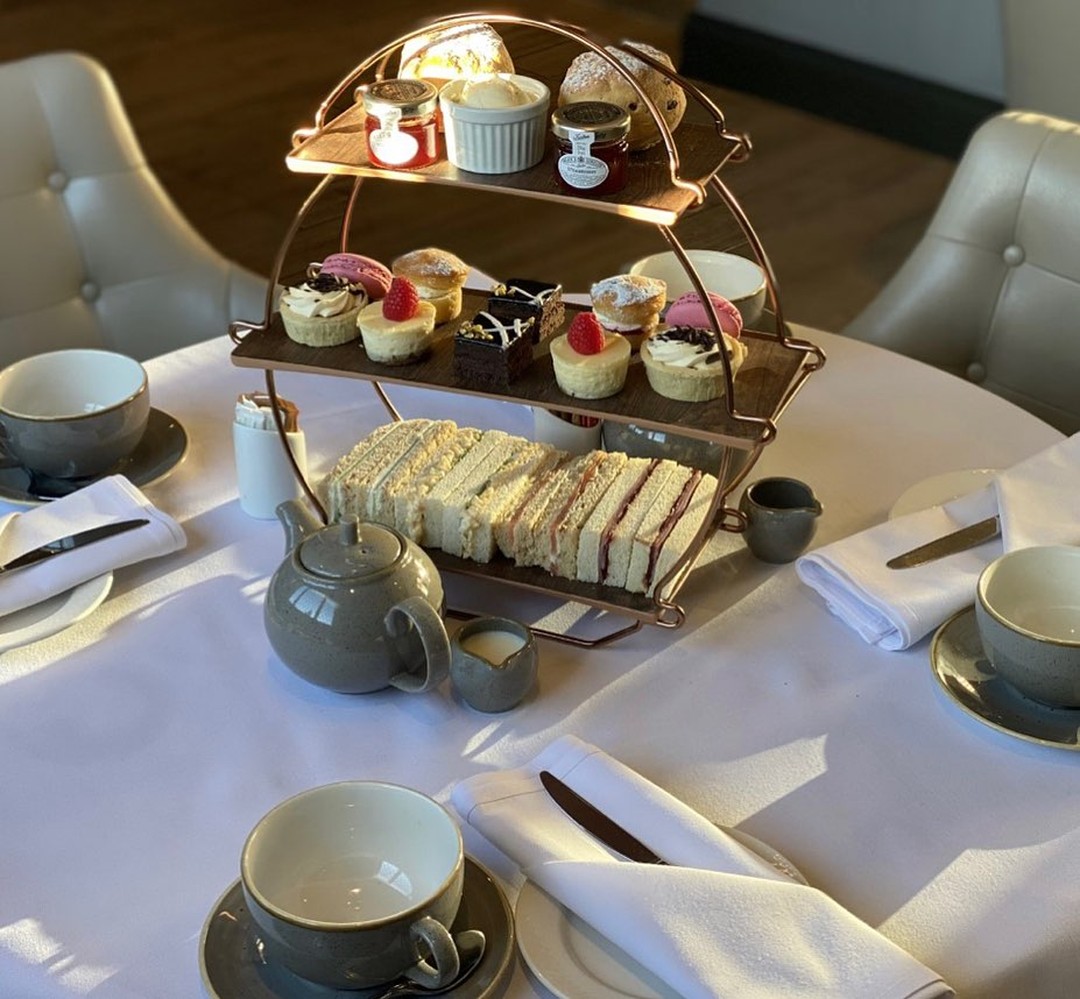 Last chance to book 𝙈𝙤𝙩𝙝𝙚𝙧'𝙨 𝘿𝙖𝙮 𝘼𝙛𝙩𝙚𝙧𝙣𝙤𝙤𝙣 𝙏𝙚𝙖! 🍰
Including Afternoon Tea, a gift and a glass of prosecco on arrival for only £32.95pp.
Available Sunday 27th March 2022. 🥂
Book now → bit.ly/36lJ6HP

#AfternoonTea #MothersDay #EastGrinstead