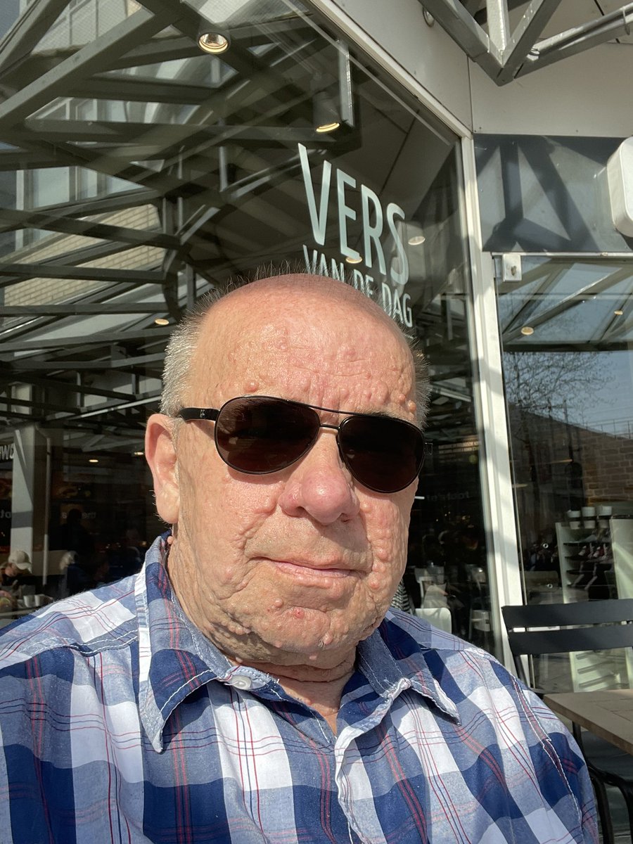 SchoppenRobert's tweet photo. Lekker op terrasje in #AlmereCentrum genieten van de #zon #thee #saucijzenbroodje en vooral de mensen kijken ๐. Je ziet div type mensen voorbij lopen ๐. โ๏ธ ๐ https://t.co/Yi4krALUCl