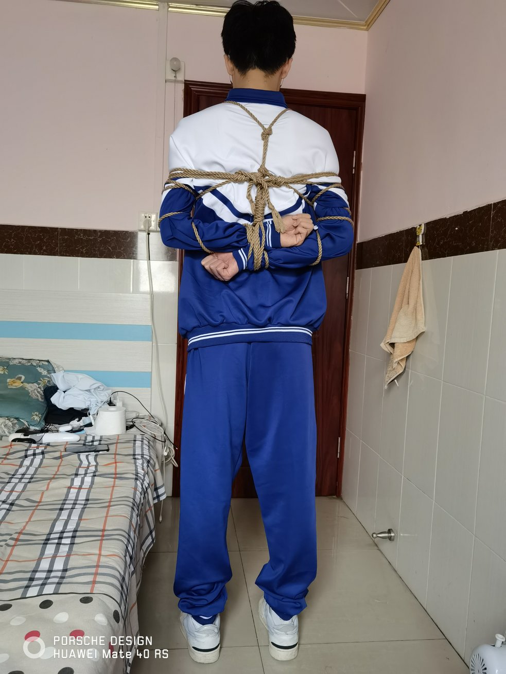 我能怎么办on X: 西山校服捆绑。。。约同好。 t.coQV0WV5g6Vz  X