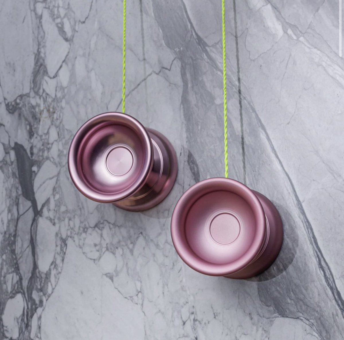 ThesisYoyos's tweet photo. Invictusの全てのカラーは ブラストあり と ブラスト無し、両方とも用意されています。

#ヨーヨー #thesisyoyos https://t.co/wgG2DgG0lJ