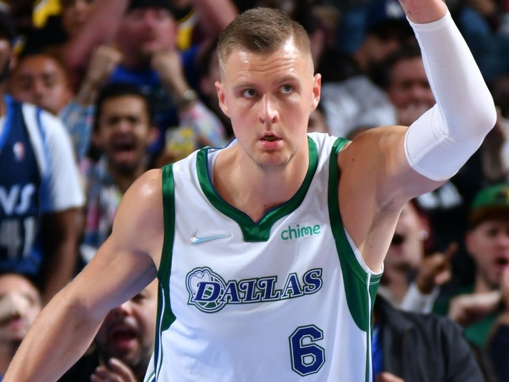 L'expérience Porzingis à Dallas, c'est fini ! Et ça faisait un bail qu'on ne l'avait pas joué donc j'avais pas actualisé ses portraits. Allez, on archive !