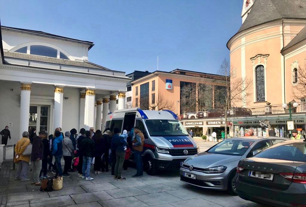 Wie angekündigt wird ab heute die #Erfassung v #Vertriebenen aus der #Ukraine auch mobil durchgeführt. Zur Zeit erfassen wir im #Salzkammergut. Damit wollen wir vor allem vulnerable Gruppe unterstützen❤️. #freundundhelfer