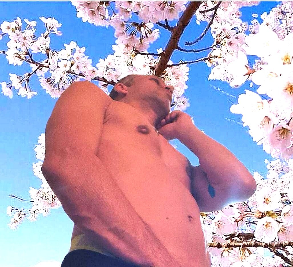 xxxste1974's tweet photo. #springparty #cam4 #cam4spring https://t.co/ngKxzO5cXO finalmente la primavera e gli uccelli tornano a cinguettare e soprattutto spicchiettare ๐ฆ๐ฆ๐ฆ๐....buon fine settimana ๐๐ https://t.co/ZdCuVPqNwq