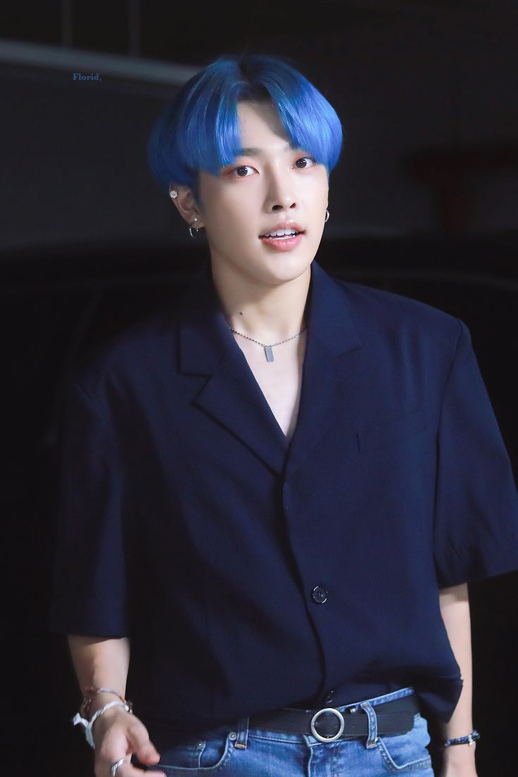 zunishofiyn's tweet photo. Kim Hongjoong with blue hair colour.

A thread https://t.co/h5YL81PlsW