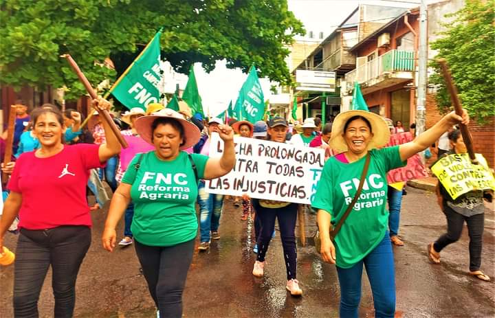 FNCParaguay's tweet photo. Compañeras y compañeros regresaron a sus comunidades para seguir militando con el pueblo, cosechar sus pocas producciones como resultado de la sequía, limpiar sus chacras y prepararse para salir con más fuerza a continuar la #LuchaProlongada por un PROGRAMA DE EMERGENCIA NACIONAL https://t.co/eU8g4sSIPP