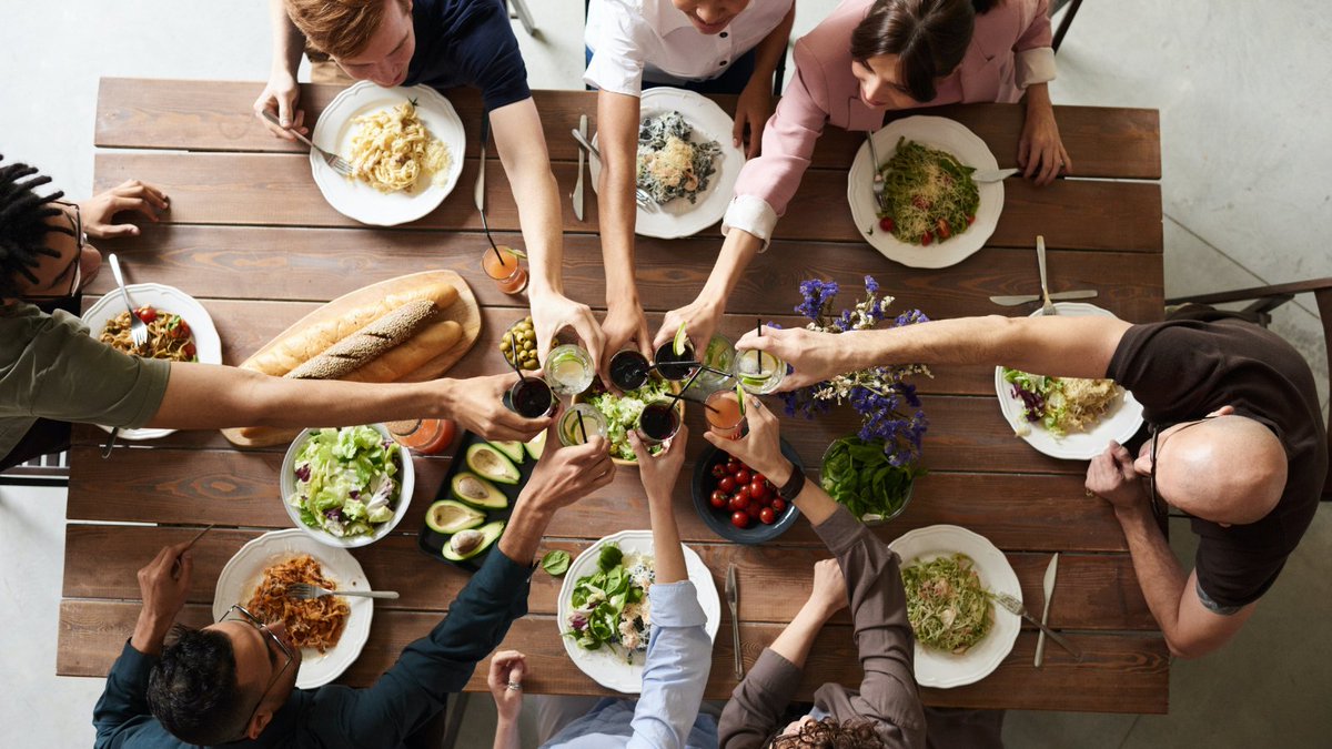 RobertsFood's tweet photo. Cheers to Mums, this weekend 💕

#mothersday #springmeals #goodfood https://t.co/4lsamU3LFK