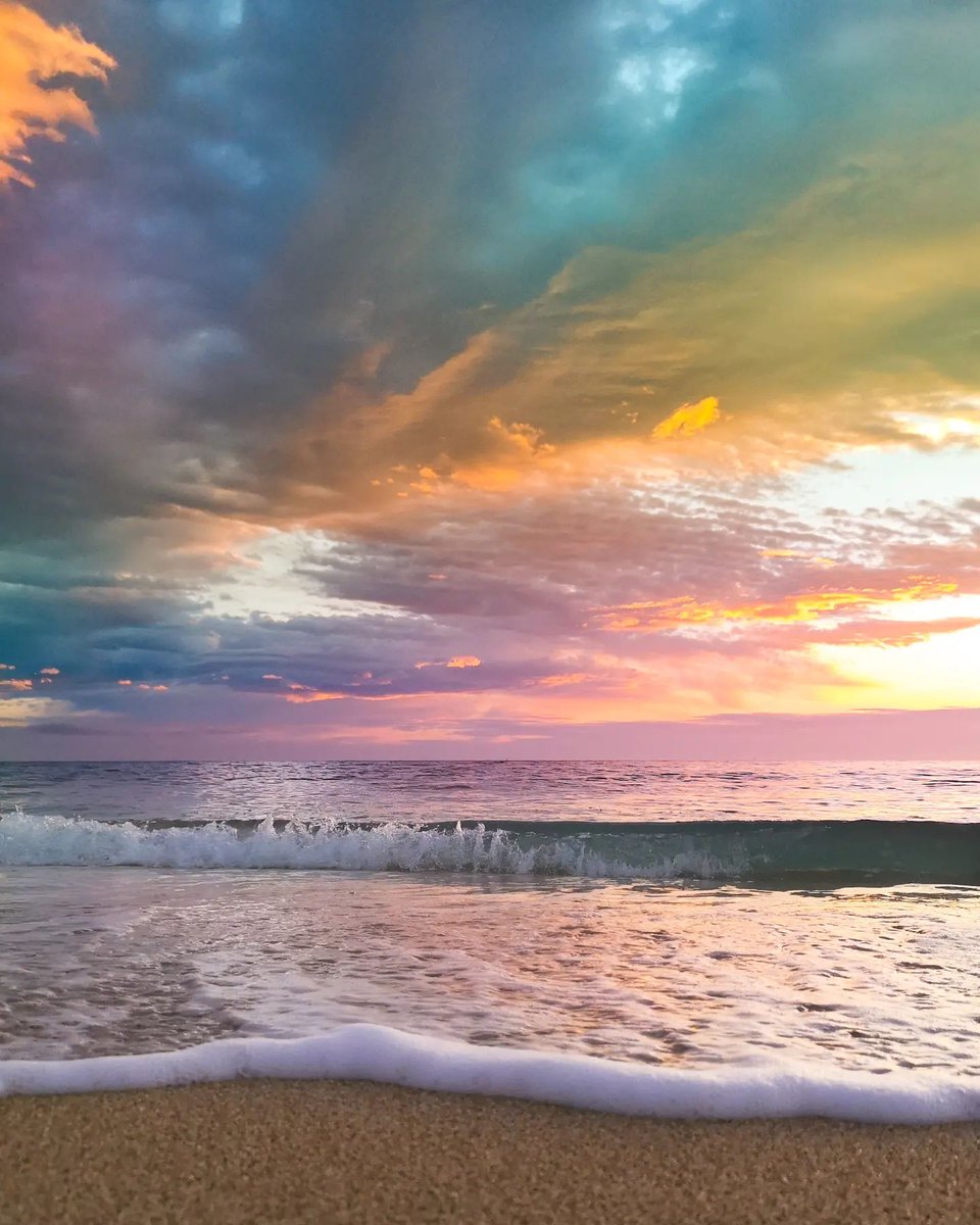 pixts's tweet photo. adriatic sea, italy · ph. mauro roberto scalabroni https://t.co/azGj4wueIB