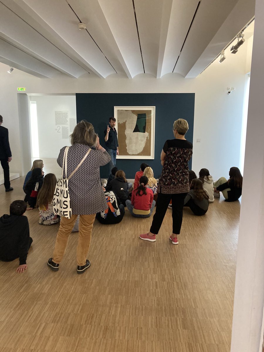 gijsscholtenvas's tweet photo. Wie zaait zal oogsten!! In twee verschillende musea in Frankrijk struikelde ik over de kinderen. Aandachtig, tekenend, vragen stellend. Kunstonderwijs!! Onze hoop voor de toekomst https://t.co/c2g55fysZY