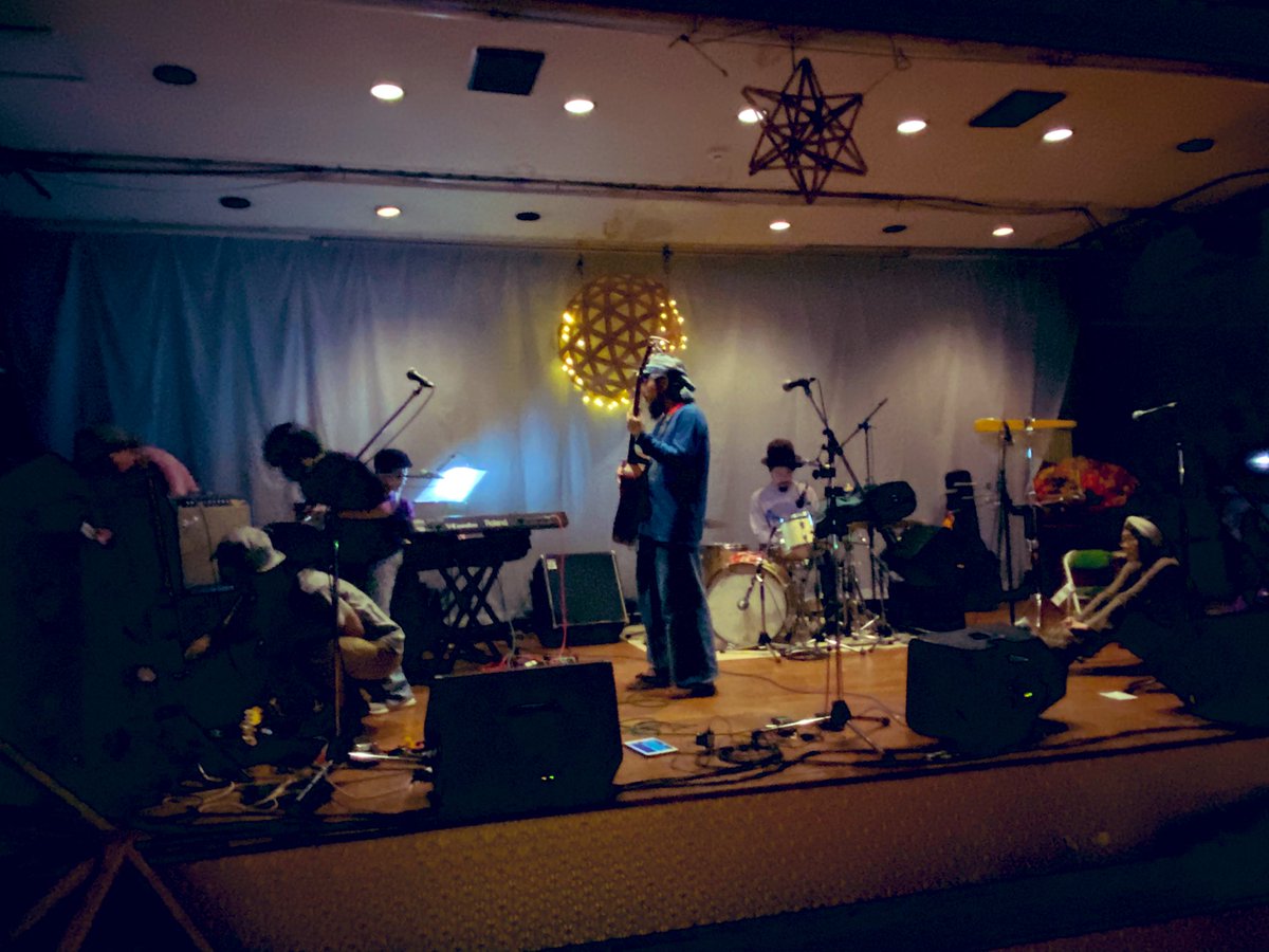 drummerHIROTO's tweet photo. 会場もイイ雰囲気になってきました(´∀｀ )
たくさん遊びに来てほしいな〜

北中城村石平 #LegionClub 
#TheBarcox 
#PeaceJointBand 
#かむあそうトライブス https://t.co/g0JuIzkevH