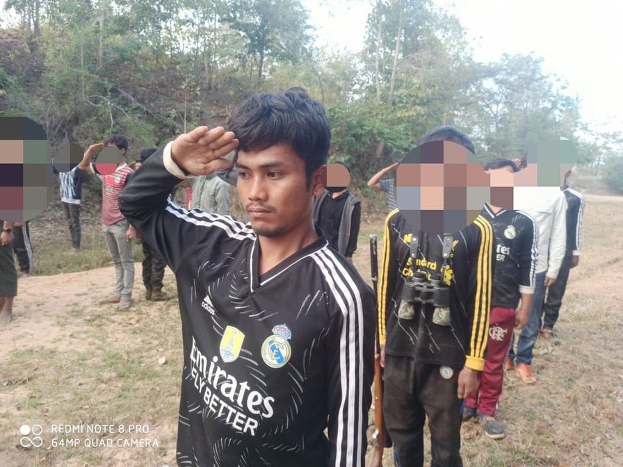 moridoly01's tweet photo. In Dantdalonpin village, Natmauk tsp, Magway, junta soldiers raided a camp of PDF and abducted 2 members  this morning. They also abducted 6 residents in Thanatpin tsp on pretext of being PDF members. #2022Mar26Coup #WhatsHappeningInMyanmar https://t.co/wtTBIA1oUI