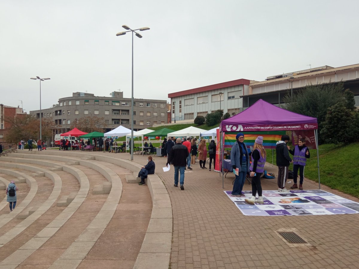 Comunitaria_SC's tweet photo. Tot i la pluja, #ravaleando batega 💜
Un exemple d'organització comunitària, d'empenta i perseverança de les entitats, i de col·laboració amb les institucions
#serramena #santacoloma @scgramenet @xarxavalors_sc https://t.co/8BSqgbwj9I