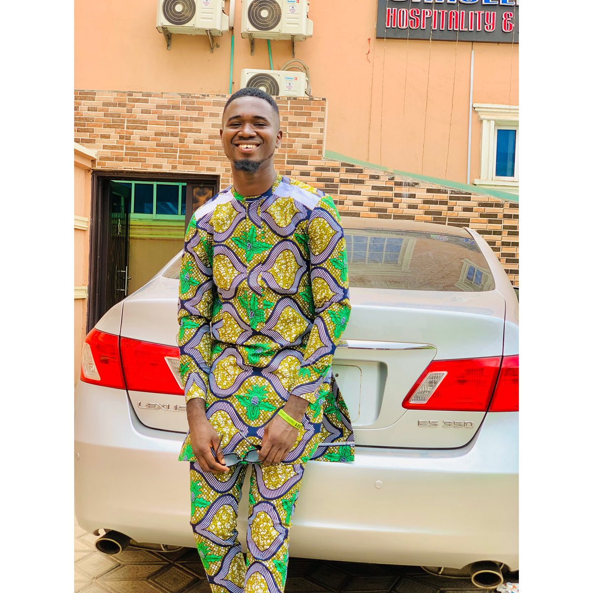 Olasgraphics's tweet photo. Saturdays are for Owambe #olaoluwa22 #ankaraday https://t.co/AIEbqbsocT