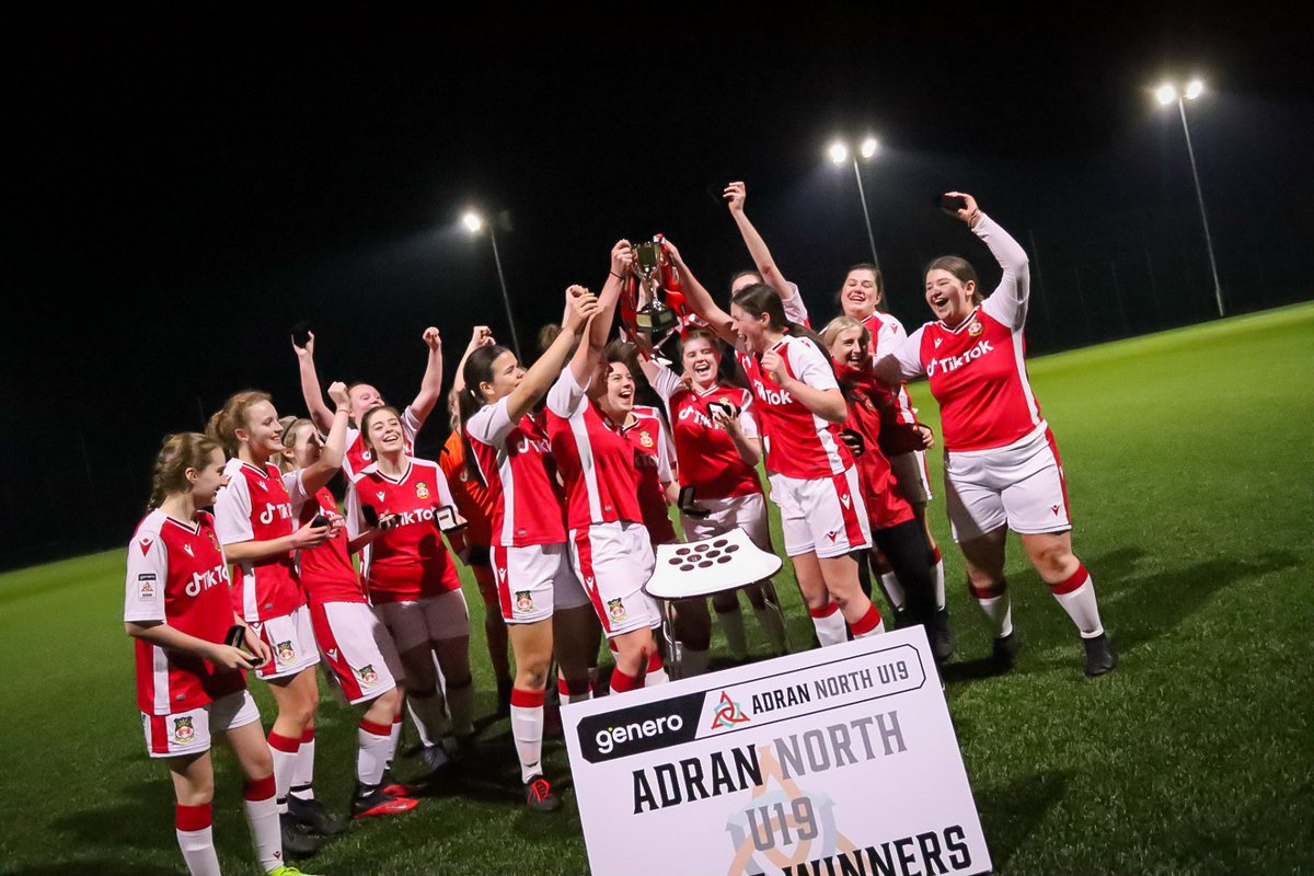 GTPhotography_1's tweet photo. Champions! 🏆❤👏

🔴⚪️ #WxmAFC https://t.co/Y3nfX2lwrQ