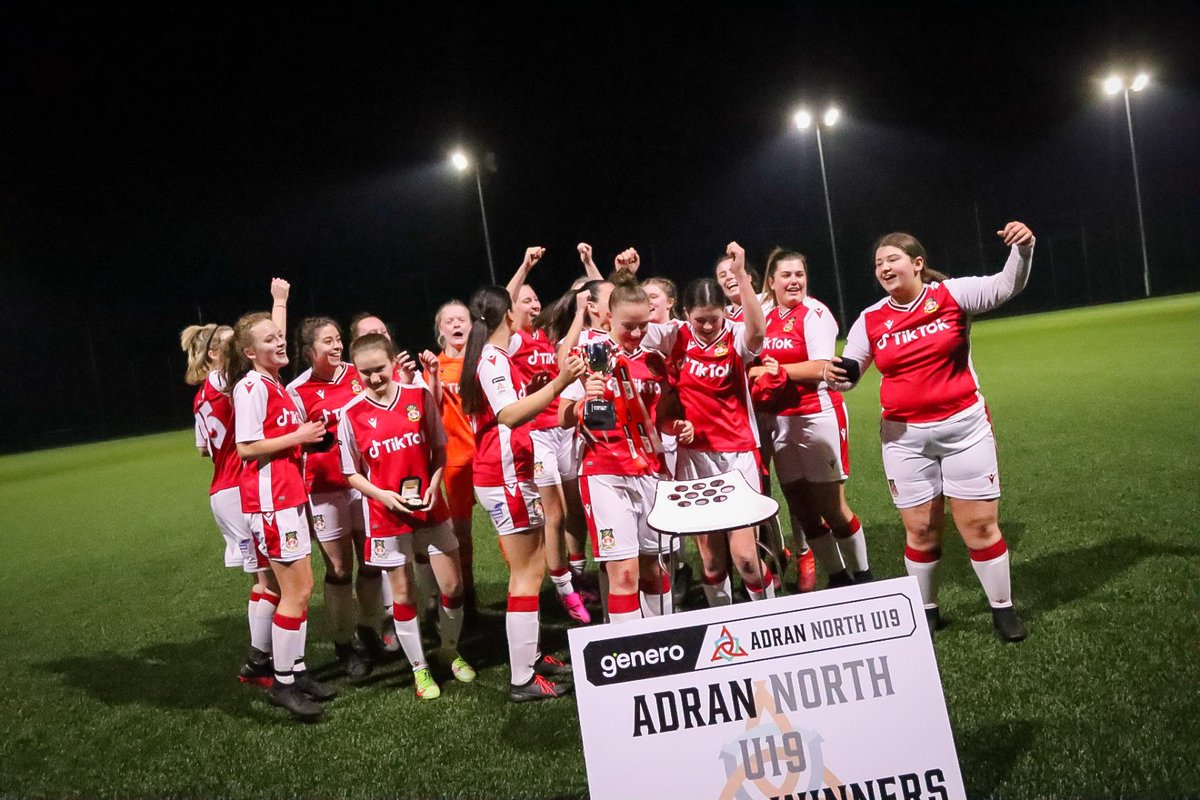 GTPhotography_1's tweet photo. Champions! 🏆❤👏

🔴⚪️ #WxmAFC https://t.co/Y3nfX2lwrQ