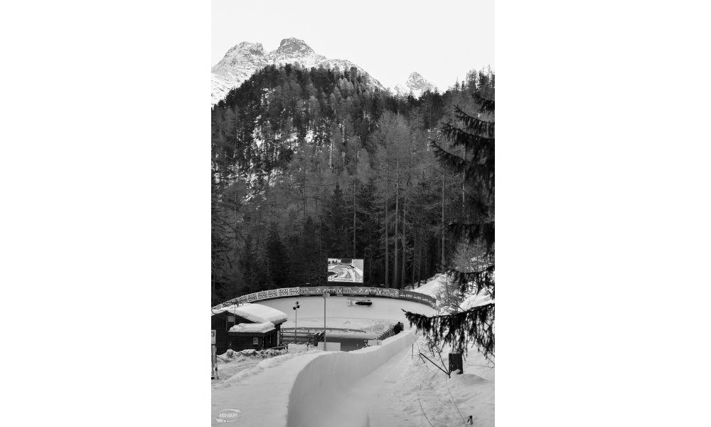 IBSFsliding's tweet photo. The IBSF is saddened to learn of the death of 2-man #Bobsleigh Olympic Champion Tony Nash

https://t.co/0mEyoQYfW2

Tony Nash and Robin Dixon share the rare honour of having a corner named after them at the home of sliding in #StMoritz. https://t.co/UAxQOgpZTT