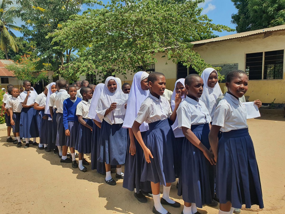AdelinLewanga's tweet photo. I feel honored and blessed to be part of this team. As we Ended the 2022 SWASH Competition, it was an inspiring experience throughout. Congratulations to Majohe and Mchikichini primary school that become 1st and 2nd.
"Usafi ni Tabia" "Usafi ni Afya" @Y4CLab https://t.co/9a3KydHsgY