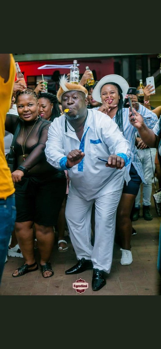 LesegoM16825790's tweet image. Patriots 🤣🤣,more companies are taking out foreigners,yyeerr what I just had am proud of you 🙆‍♂️🙆‍♂️😭✊✊,am so happy damn Patriots,Patriots,Patriots😂😂, I really don't know n how to express my happiness but yyeerr, Aaammmaaannndddllaa✊✊.
#PutSouthAficansFirst
#OperationDudula