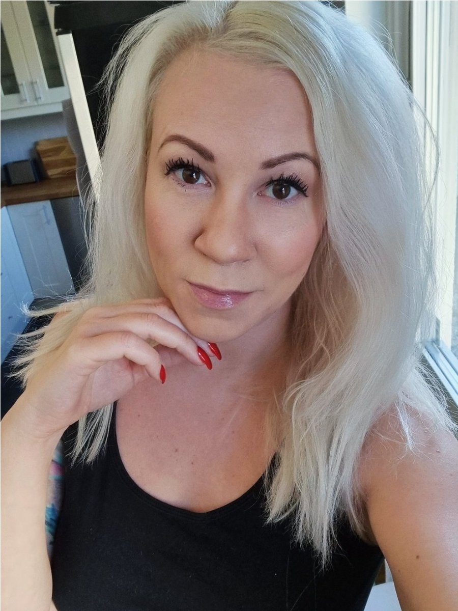 Therese Verdun 🦢👑 tweet media