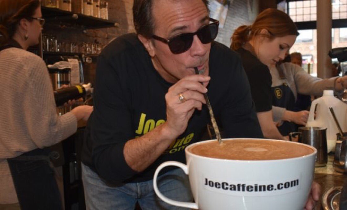 لازم اخفف من القهوه عشان صحتي 
انا كل يوم :