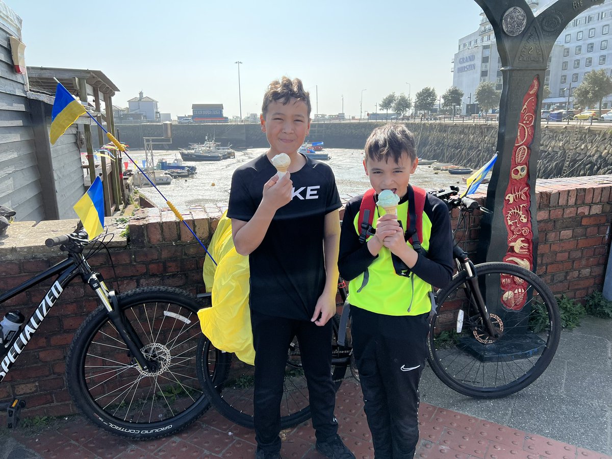 JenxBros's tweet photo. The 1st of many ice creams.  Made it the first mini leg.  https://t.co/G8iYHnhmu4 @BBCRadioKent @BBCKentSport https://t.co/NtV08xSQ6z