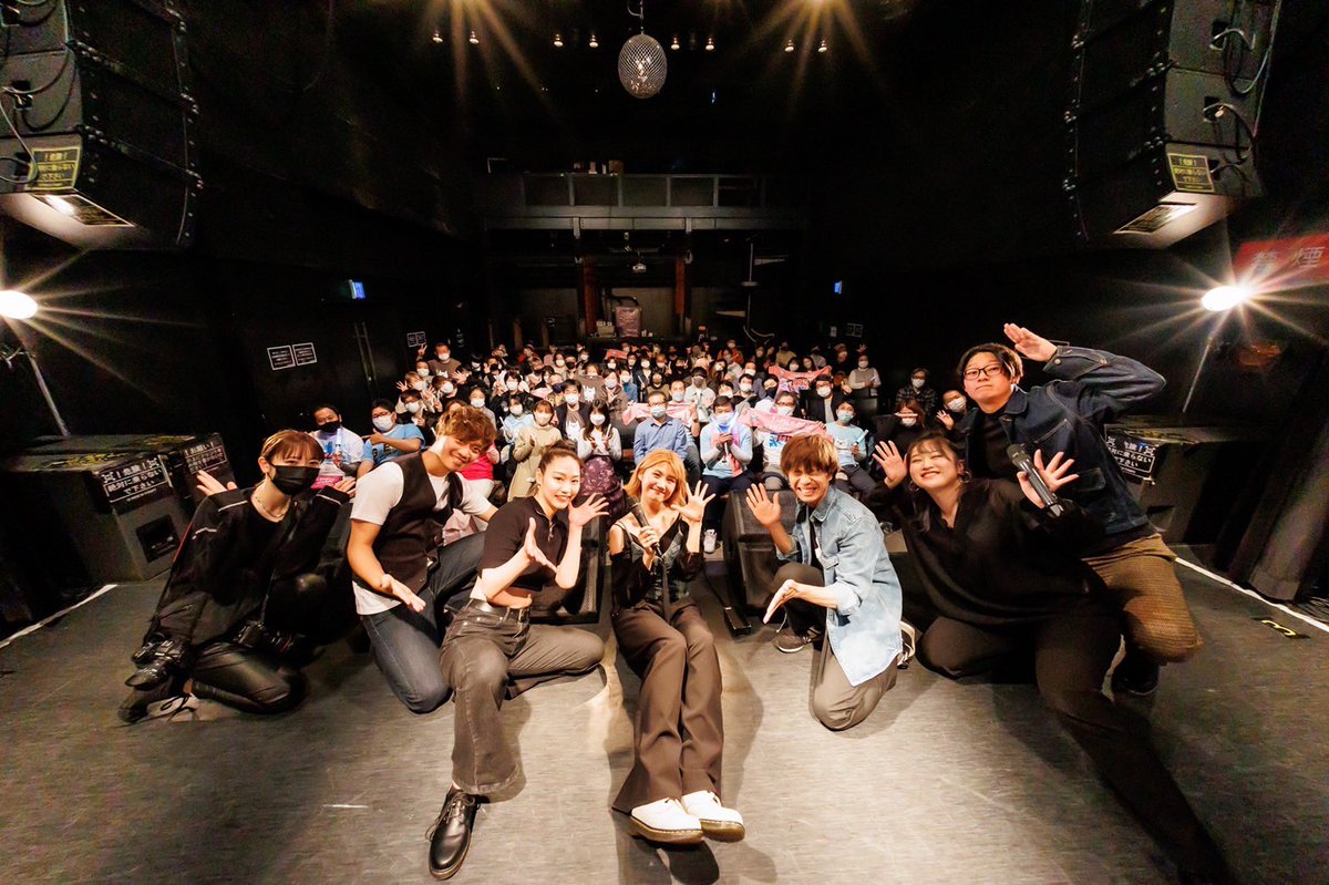 ＼Thank you FAMILY／

お越しくださったみなさん
キャストのみなさん
スタッフのみなさん
本当に
ありがとうございました！！！

みなさん最高すぎやて〜〜🤣🍑💞

笑顔と涙の2時間
ななこ！幸せもりもりです！

#南ななこワンマン
Photo:<a href="/3010me/">河西沙織〉舞台写真</a>