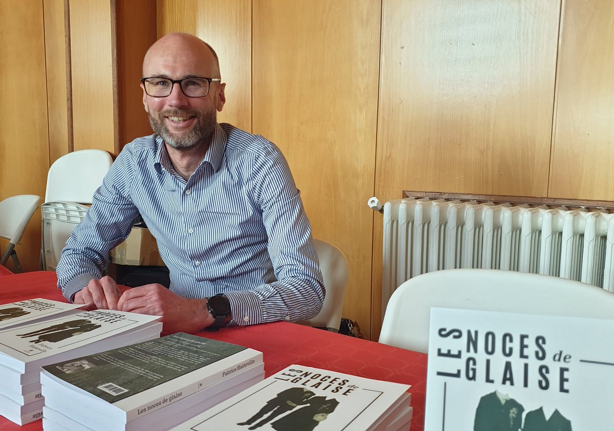 fhattevi_auteur's tweet photo. Promotion pour #lesnocesdeglaise au salon du livre de Balleroy (14).

C'est la première édition de ce salon, avec de très belles rencontres d'auteurs.

@LysBleuEditions https://t.co/V0yrKdxmiA