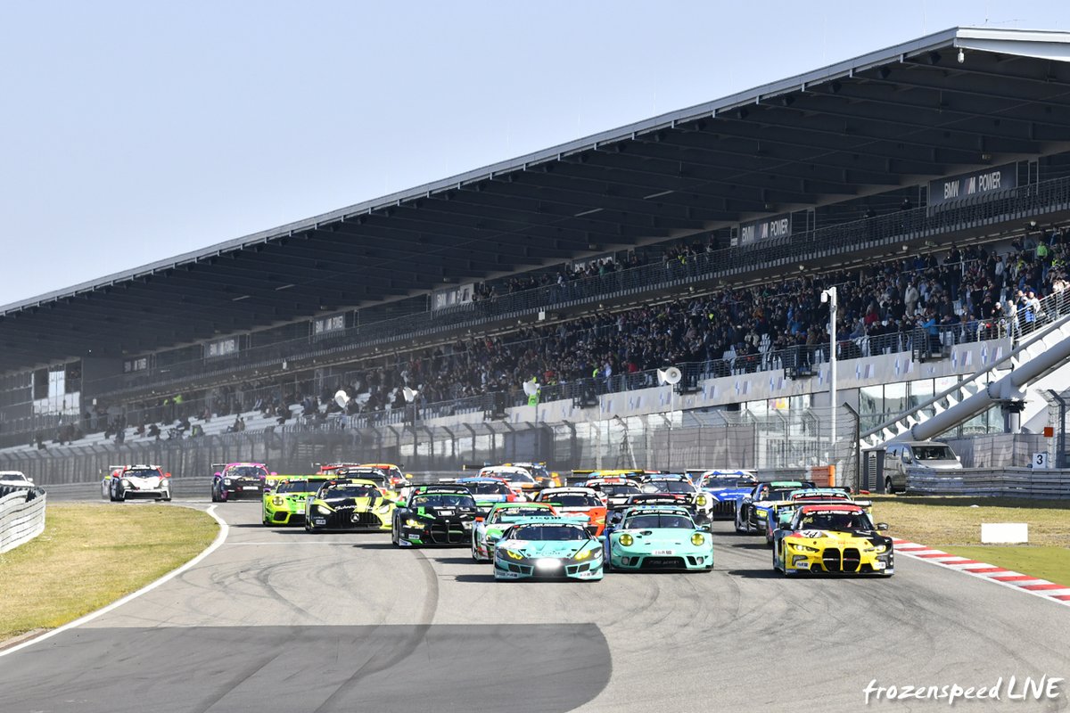 Frozenspeed's tweet photo. Start of NLS 1
#NLS #VLN1 #NLSatHome #nuerburgring https://t.co/pU8OL4fWZY