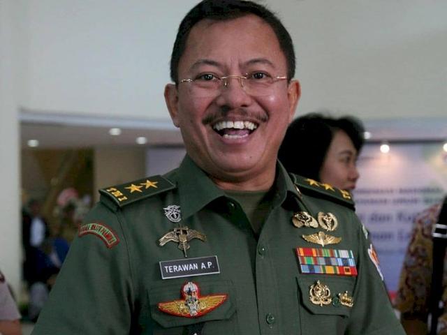Infomenia2's tweet photo. Mengenal Metode Penyembuhan 'Cuci Otak' Dokter Terawan yang Dipecat IDI
https://t.co/a1S4DVqzA3 https://t.co/002poOvkIo