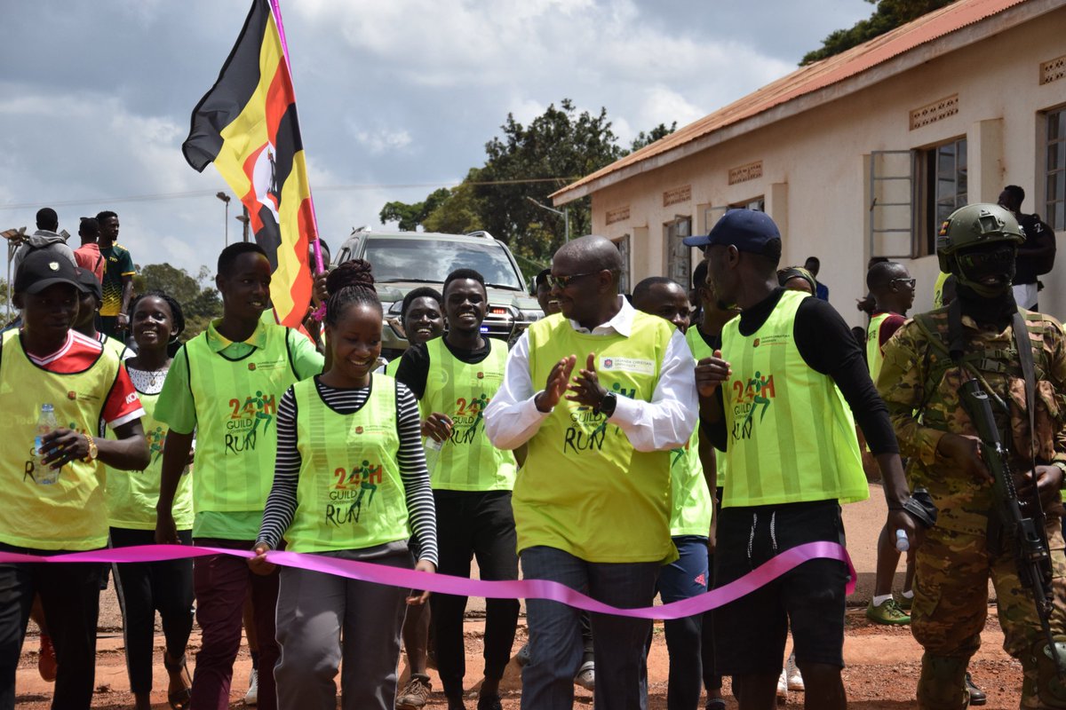 _mazungumzo's tweet image. Congratulations to our Director @TheeIndependen1, @UCUniversity Guild President @RacheSserwadda and the entire team @theucuguild upon successfully organising a run to fundraise for a benevolent student&apos;s tuition fund.This spirit of #Ubuntu is what we need in #CreatingTomorrow.