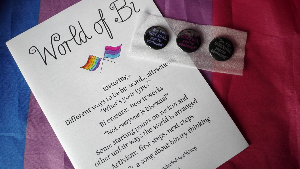 IdentityBadges's tweet photo. Some bi goodies which went across the world the other day!

#zines #badges #buttons #bisexual #lgbt #lgbtq https://t.co/2RMFmdTmZc