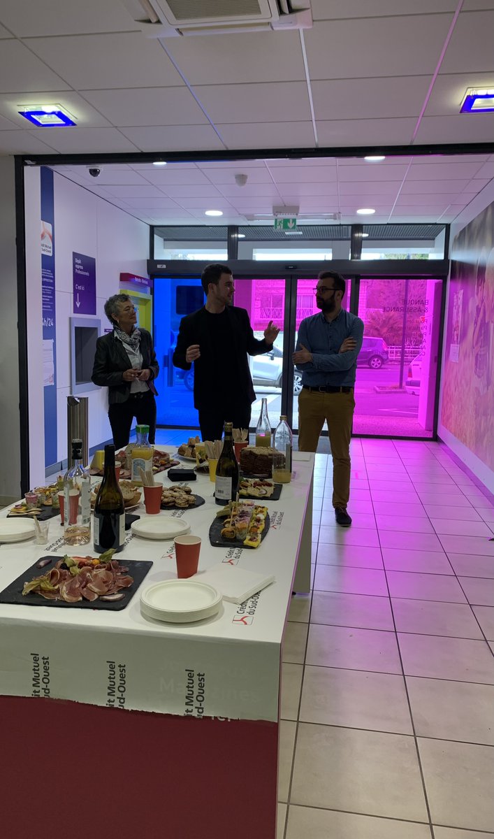 ccmsoyaux's tweet photo. Ce Samedi 19 Mars dernier se tenait l'Assemblée Générale, l'occasion pour nous de se retrouver et de partager un moment convivial avec nos sociétaires et notre équipe. 😀
Nous avons eu l'animation du Mentaliste Théotime Martins. (Son site internet : https://t.co/WwDOYgRmWP) https://t.co/7yFCwpuRex