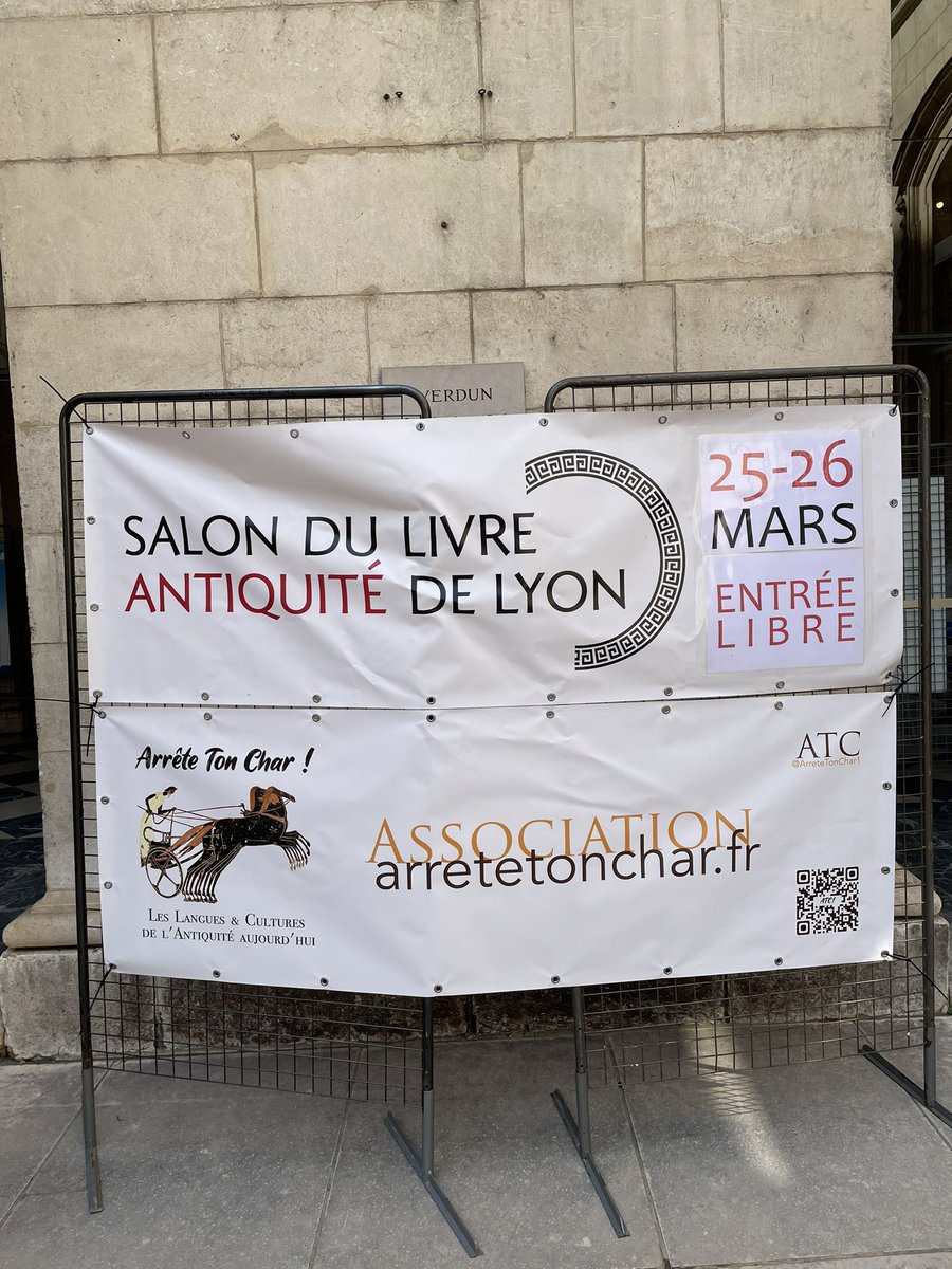 RobertoVargiolu's tweet photo. Envie de croquer l’histoire de Lyon ? Présentation et vente de l’unique Tablette chocolat #LVGVDVNO #TableClaudienne par la Chocolaterie #BrunoSaladino . Issue d’un projet de recherche gourmand @CentraleLyon #LTDS . RDV au Salon du Livre Antiquité de Lyon #SLAL2022 https://t.co/AWx75Phg7Z