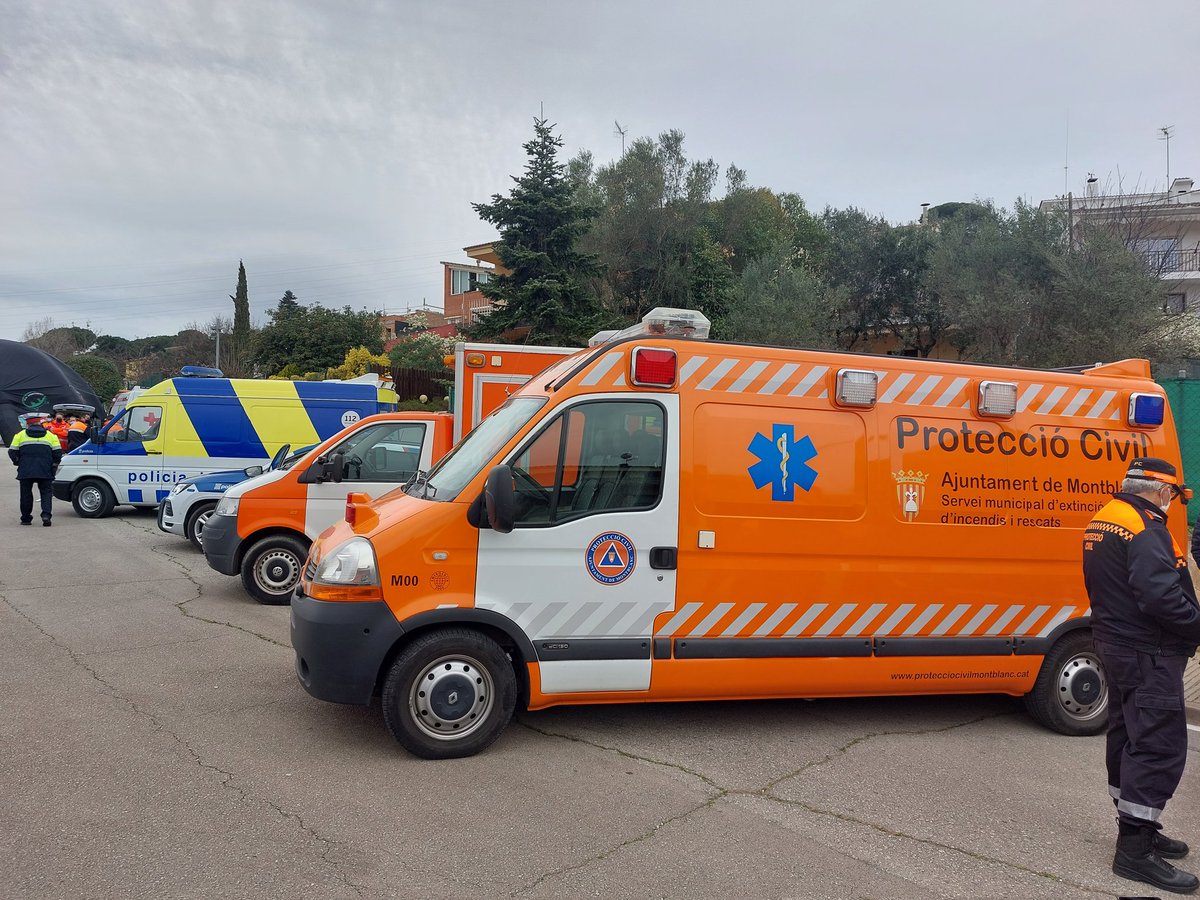 Coordinadora_AV's tweet photo. Trobada a Santa Maria de Palautordera amb motiu del 10è aniversari de #ProteccióCivil
Moltes felicitats 👏👏
@Coordinadora_AV https://t.co/yxe2DCnw3A
