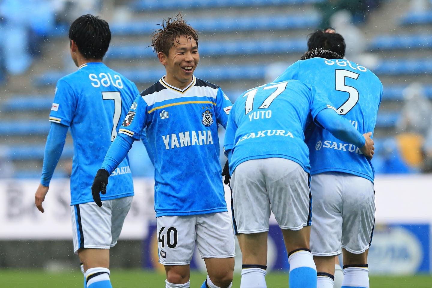 ジュビロ磐田 ヤマハスタジアムで そしてジュビロサポーターの前での初ゴール おめでとう翔太 金子翔太 Jubilogobeyond T Co Qjmfntpy3f Twitter