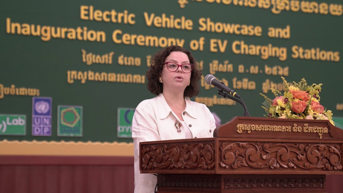 UNDPCambodia's tweet photo. .@UNDPCambodia has been working w/ 🇰🇭 #MPWT on the policy development & adoption of green solutions. Today, our Resident Representative @ACRundp joined HE Senior Minister #SunChanthol to launch the 1st #ElectricVehicles fast charging station. Read more: 🔗https://t.co/6mZF8B1bB0 https://t.co/eI5vnqHEEc