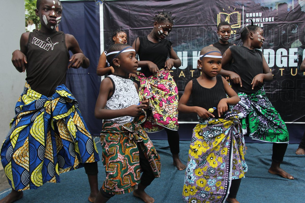 Uhuruknowledge's tweet photo. Danse traditionnelle //

Nous avons eu un moment exceptionnel d'émotions et de joie pour célébrer nos cultures et prôner le vivre-ensemble dans notre communauté avec un spectacle de danse traditionnelle.
Nous avons désormais une compagnie !
#UhuruKnowledge #Culture #Danse #Congo https://t.co/6oET79dcI4