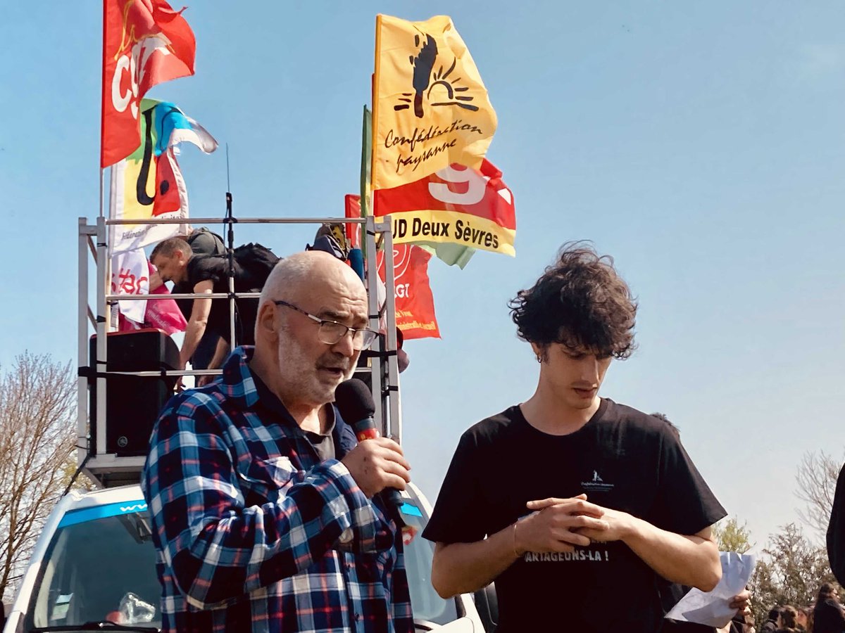 Javier de la <a href="/La_COAG/">COAG</a> et <a href="/ECVC1/">European Coordination Via Campesina</a> représente les paysans espagnols et  européens. Il est venu nous parler de l'eau et sa gestion en Espagne. #StopBassine @conf79 <a href="/amisdelaterre/">Les Amis de la Terre FR</a> <a href="/lacgtcommunique/">La CGT</a> <a href="/UnionSolidaires/">Union syndicale Solidaires</a>