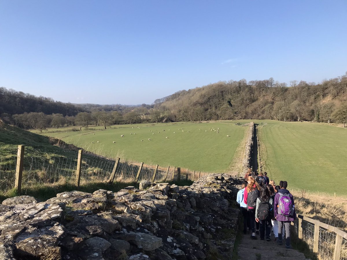 ghs_classics's tweet photo. Our first walk along Hadrian’s Wall to Birdoswald. So lucky with the weather @GHSTrips @ghs_classics https://t.co/yKce81tsNb